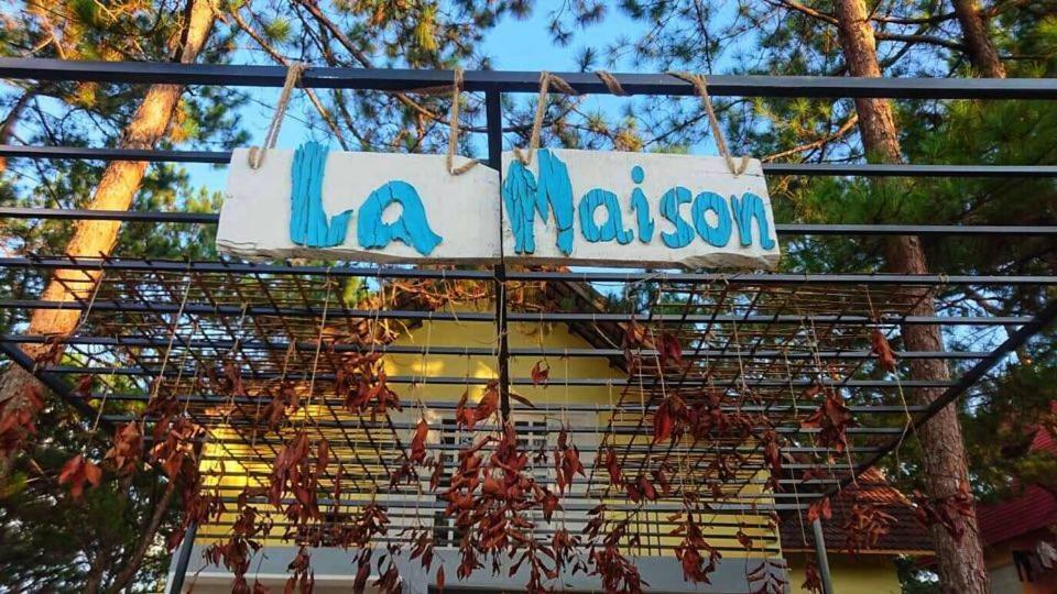La Maison Homestay Mang Den Κον Τουμ Εξωτερικό φωτογραφία